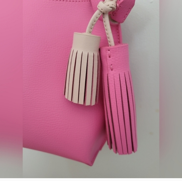 Kate Spade Foster Court Pepper Crossbody Bag Purse Hot Pink Tassels NWOT - Picture 3 of 10